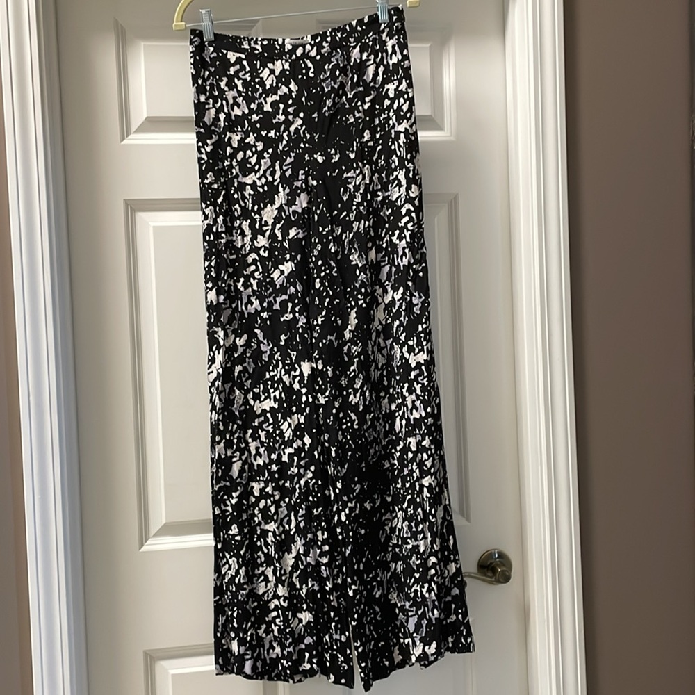 White House Black Market floral pants size small